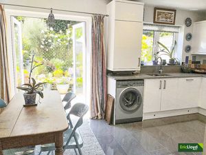 Photo 30- click for photo gallery